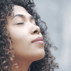 دورة التحرر من القلق والتوتر من منظور أمزجة الكون